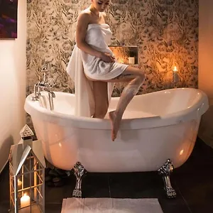 Boutique 3*, Ferrare Italie